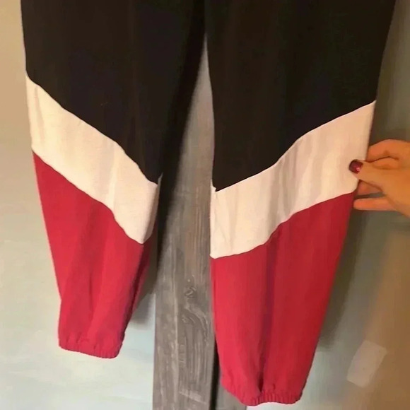 PLUS GOOD AMERICAN, color-blocked sweatpants, Brand Size 6 - Picture 2 of 7